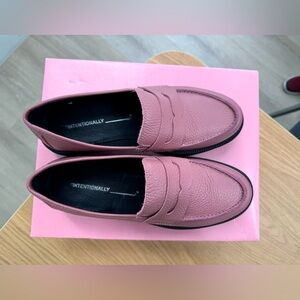 Italian Leather Lilac Loafers, Never worn
